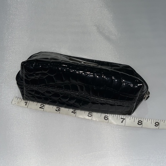 $8SALE Modella Travel Size Cosmetic Bag ,Zipper Close, Animal Texture Printed - Picture 7 of 9